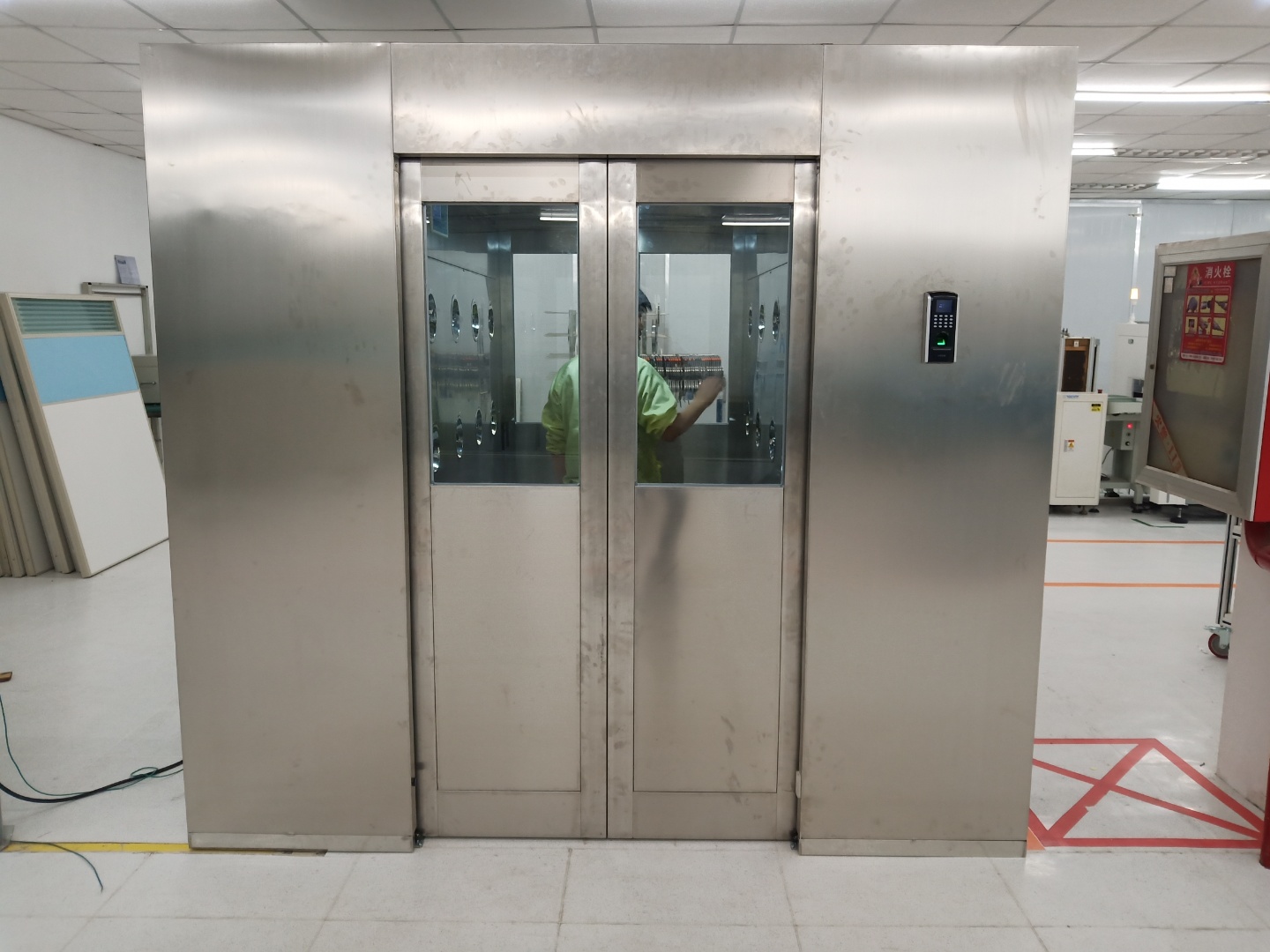 貨淋通道：風淋室吹淋效果差的原因及調整方法